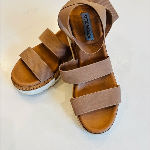 Steve Madden Brown Tan Strappy Sandals size 7.5 - Picture 1 of 12
